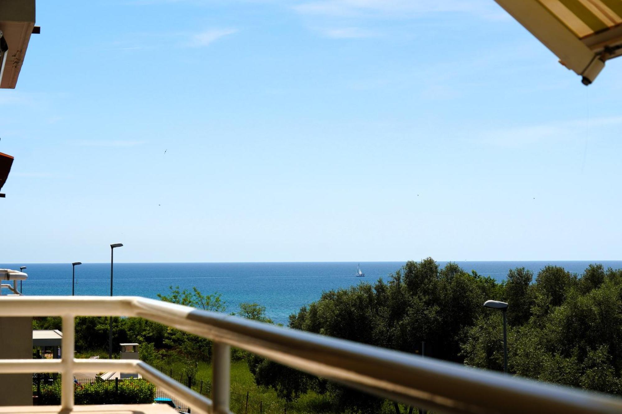Flora House With Apartment Zambratija  Dış mekan fotoğraf